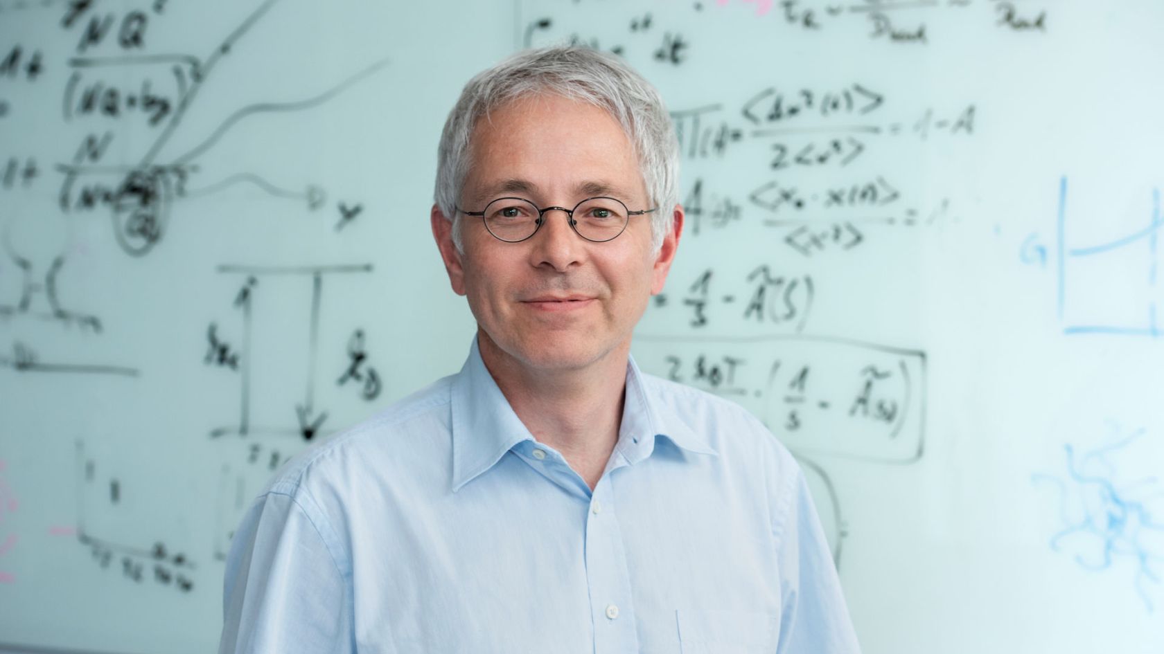 Probing the interaction dynamics of disordered proteins with single-molecule spectroscopy